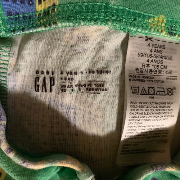 Gap toddler unisex pajamas bundle - Picture 7 of 7